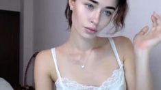 Hot Amateur Webcam Teen Masturbates For Their Fans